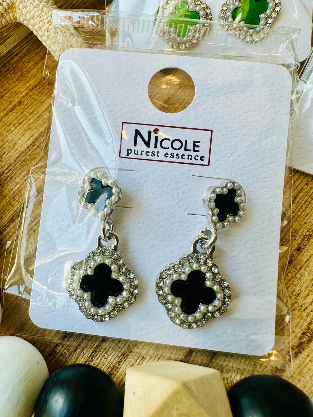 NWT Nicole Clover Silver tone Dangle Earrings 3 Pairs Black Green Red - Picture 3 of 5
